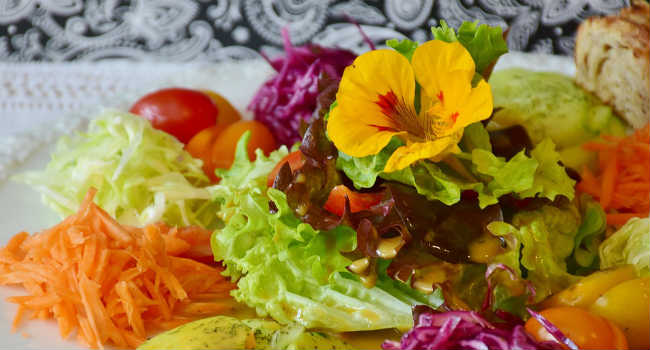 insalata con arance, radicchio e noci