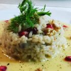 risotto vegano con finocchi, noci e uvetta