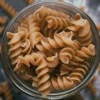 Fusilli senza glutine con ragù di melanzane e tofu