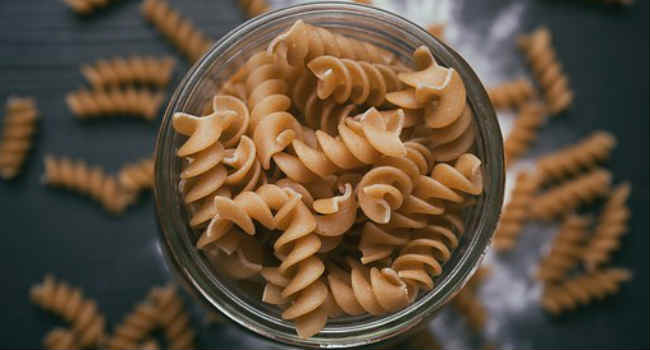 Fusilli senza glutine con ragù di melanzane e tofu