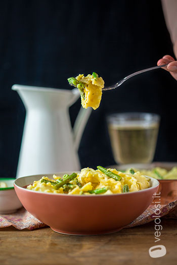 Reginette con hummus e fagiolini al limone e maggiorana