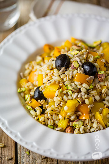 Orzo perlato ai peperoni, olive e timo