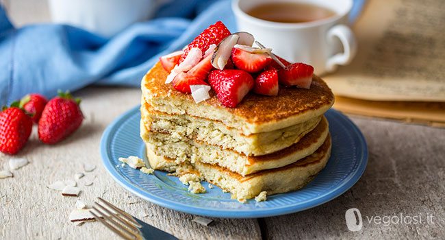 Pancake vegani senza glutine alla quinoa e cocco