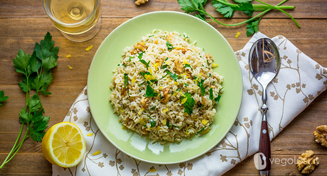 Riso basmati al limone, noci e prezzemolo