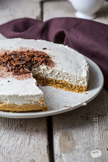 Torta fredda vegana con yogurt al caffè