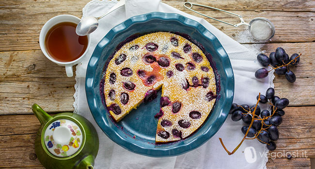 Clafoutis vegano all'uva nera