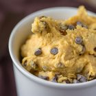 Chocolate chips cookie hummus