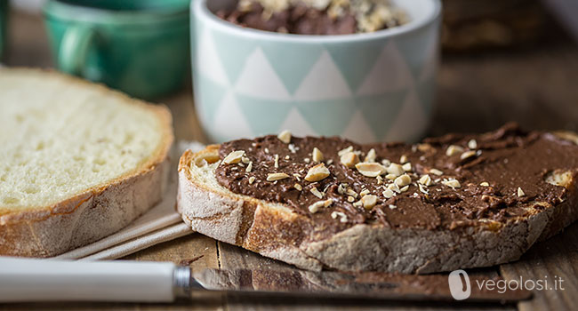 Hummus di ceci al cioccolato