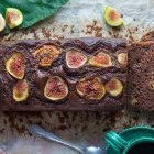 Banana bread vegan al cioccolato e fichi