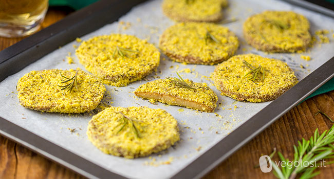 Seitan al forno impanato con farina di mais ed erbe