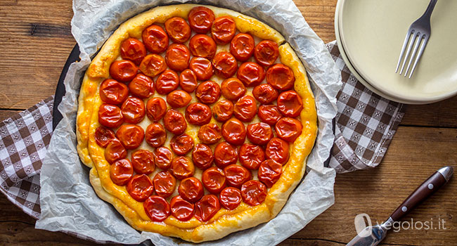 Tarte tatin vegan ai pomodorini e vaniglia