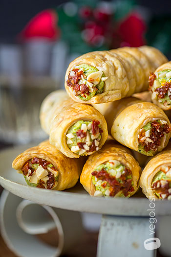 Cannoncini salati vegan con crema ai broccoli e pomodori secchi
