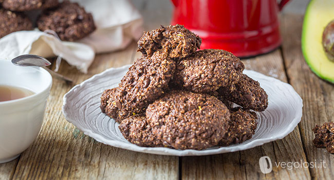 Biscotti al cacao e avocado vegani