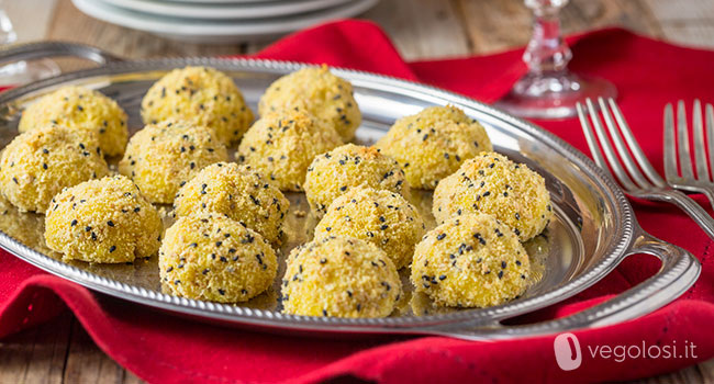 Polpette vegane di patate e hummus al curry