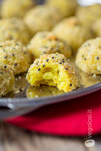 Polpette vegane di patate e hummus al curry