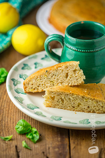 Torta vegan al limone e basilico con yogurt di soia