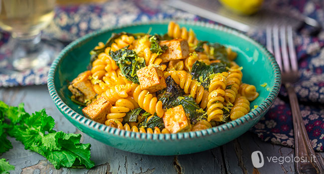 Fusilli con cime di rapa, tofu e limone