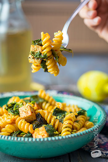 Fusilli con cime di rapa, tofu e limone