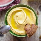 Hummus di lenticchie al curry e mango