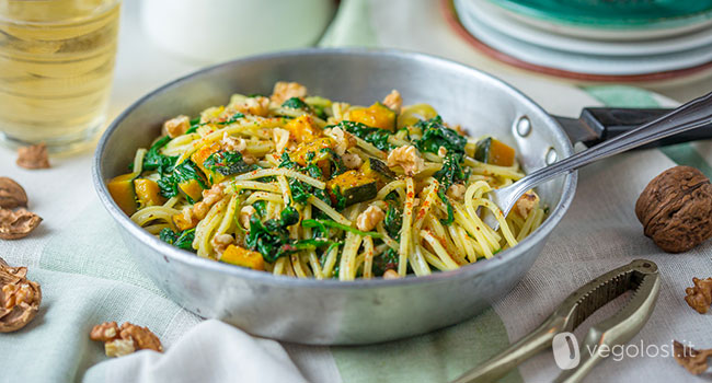 Spaghetti alla zucca, spinaci e noci