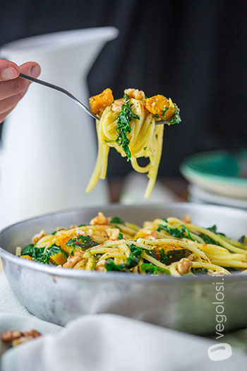 Spaghetti alla zucca, spinaci e noci