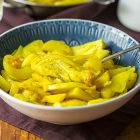 Finocchi speziati alla curcuma con patate e cipolle