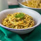 Pasta con pesto di finocchietto alla siciliana