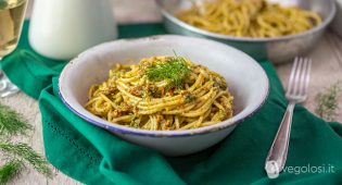 Pasta con pesto di finocchietto alla siciliana