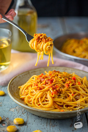 Pasta con ragù di lupini vegan