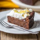 Torta morbida vegan al cioccolato e limone