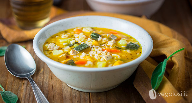 Zuppa d'orzo con patate, zucca e tofu affumicato