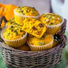 Muffin alla zucca e frutti rossi