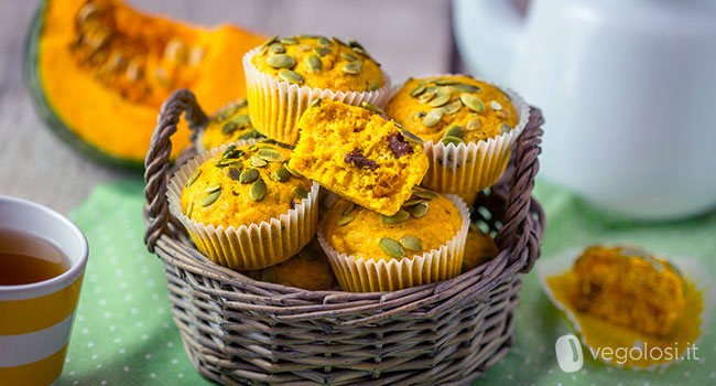 Muffin alla zucca e frutti rossi