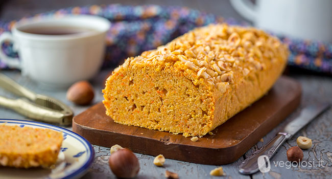 Plumcake alle carote e nocciole vegan