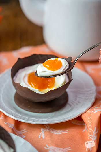 Ovetto di cioccolato ripieno