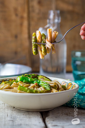 Pasta agli asparagi e limone
