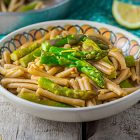 Pasta agli asparagi e limone