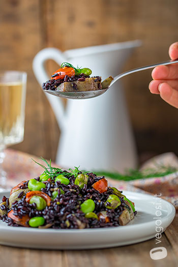 Riso venere ai carciofi, pomodorini e fave all'aneto