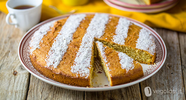 Torta vegan al mango e cocco