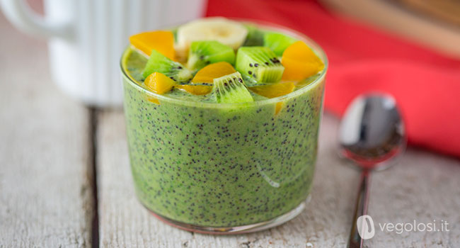 Budino di semi di chia crudista ai kiwi