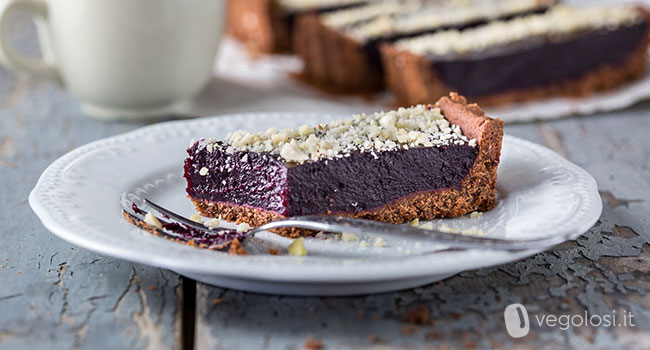 Crostata vegana alle ciliegie e cacao