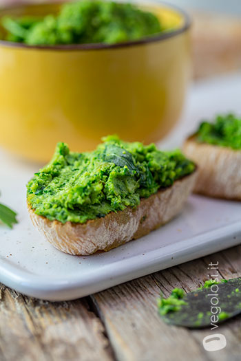 Dip di edamame e rucola