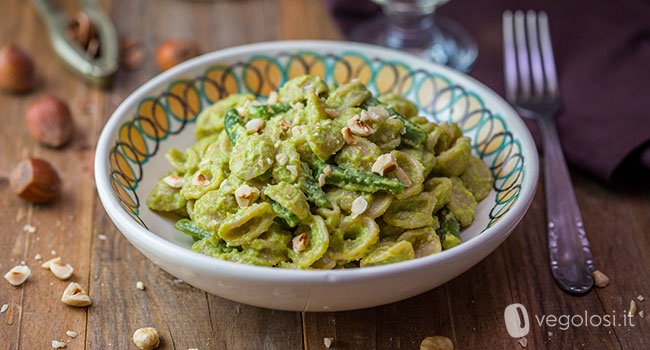 Orecchiette al pesto vegan di fagiolini e nocciole