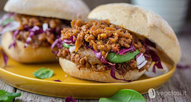 Panino con melanzane "stracciate"