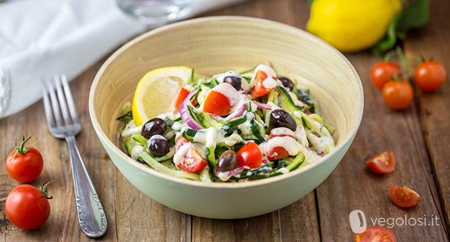 Spaghetti di cetrioli alla greca