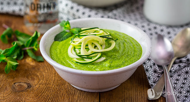 Vellutata crudista di zucchine e avocado