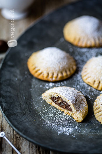 Biscotti ripieni di castagne
