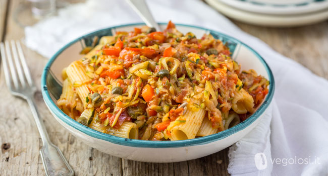 Pasta con ragù di zucchine