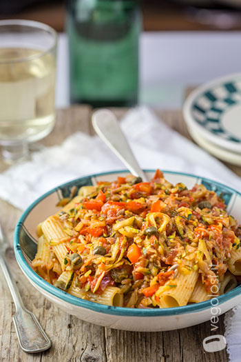 Pasta con ragù di zucchine