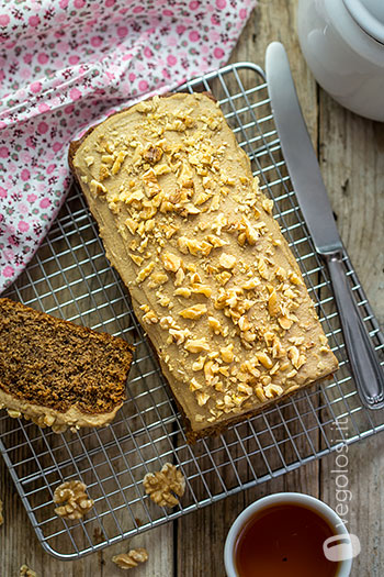 Plumcake alle noci e caffè